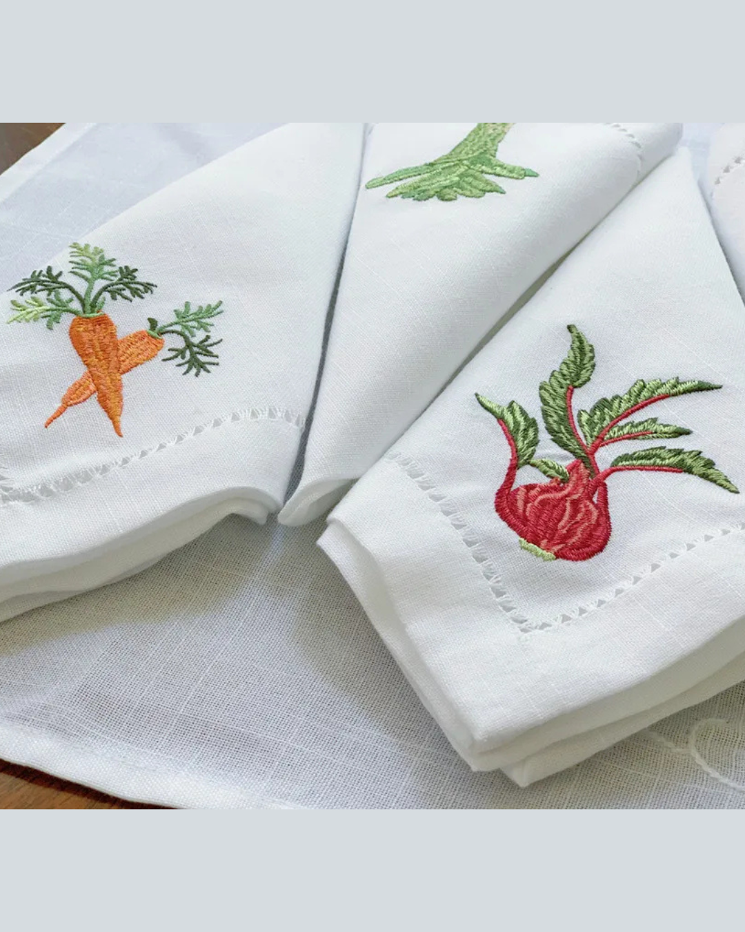 Guardanapos de Linho e Algodão com Bordado de Vegetais 45x45cm